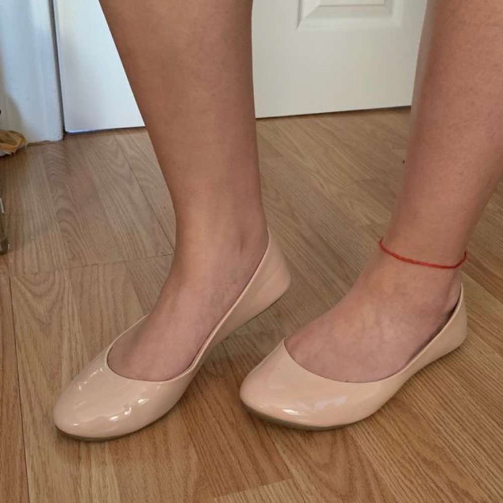 Nude flats